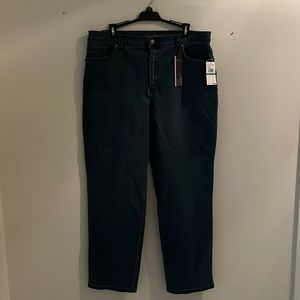 Short Straight Jeans with embellished pockets